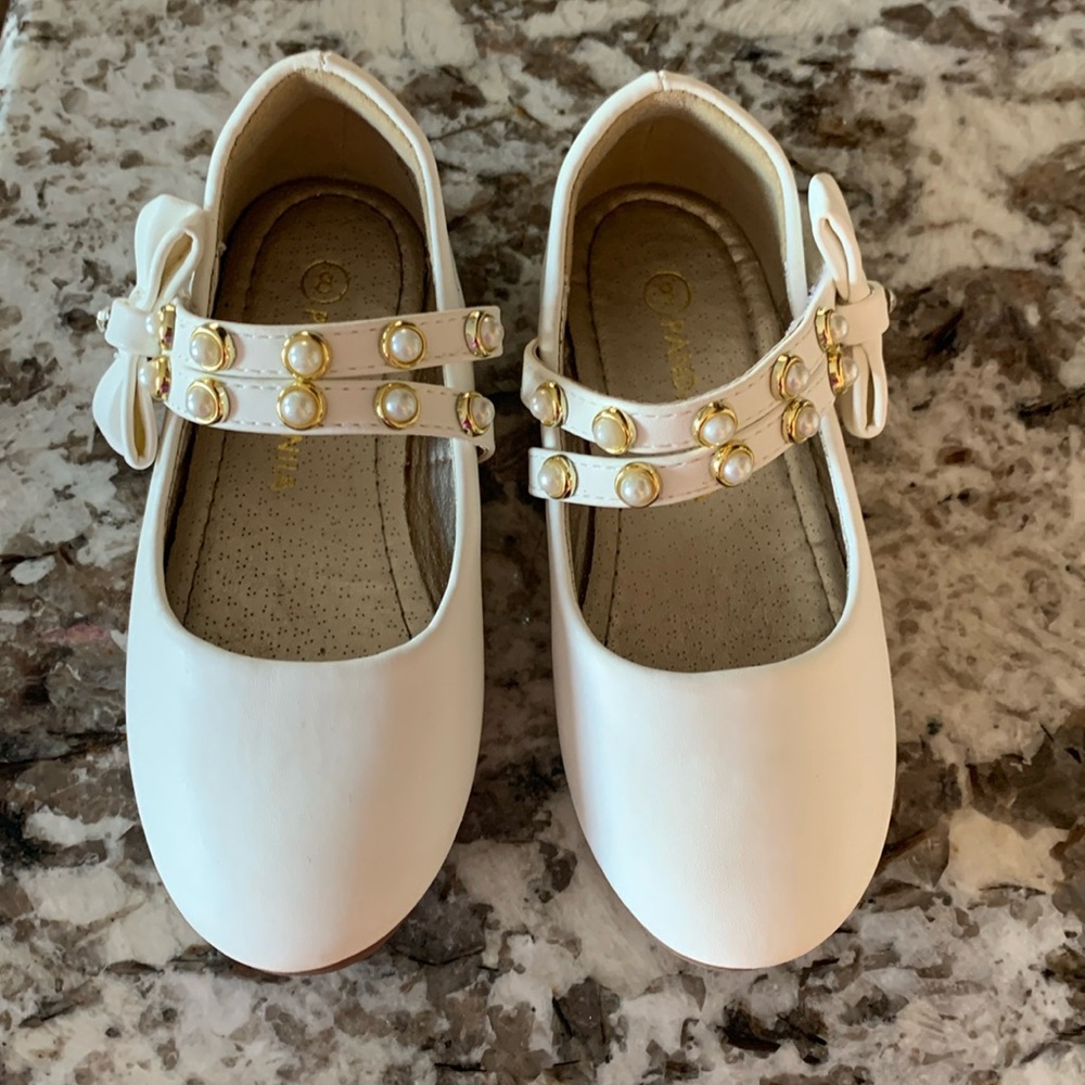 Panda Ninjia. Shoes.  New!!  Size 8. Cream color